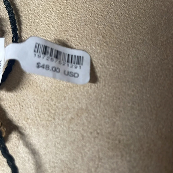 Free people necklace NWT - Picture 3 of 3